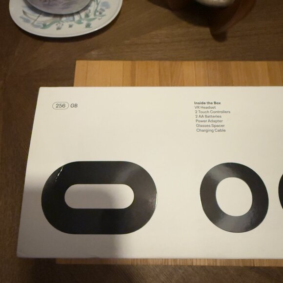 Meta Oculus Quest 2 – 256GB All-in-One VR Headset + Extras - Picture 5 of 8